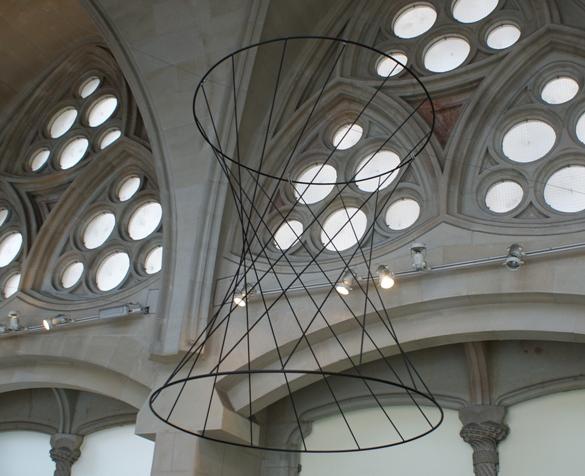geometrie dans l'espace - hyperboloide - Sagrada-Familia - copyright Patrice Debart 2003
